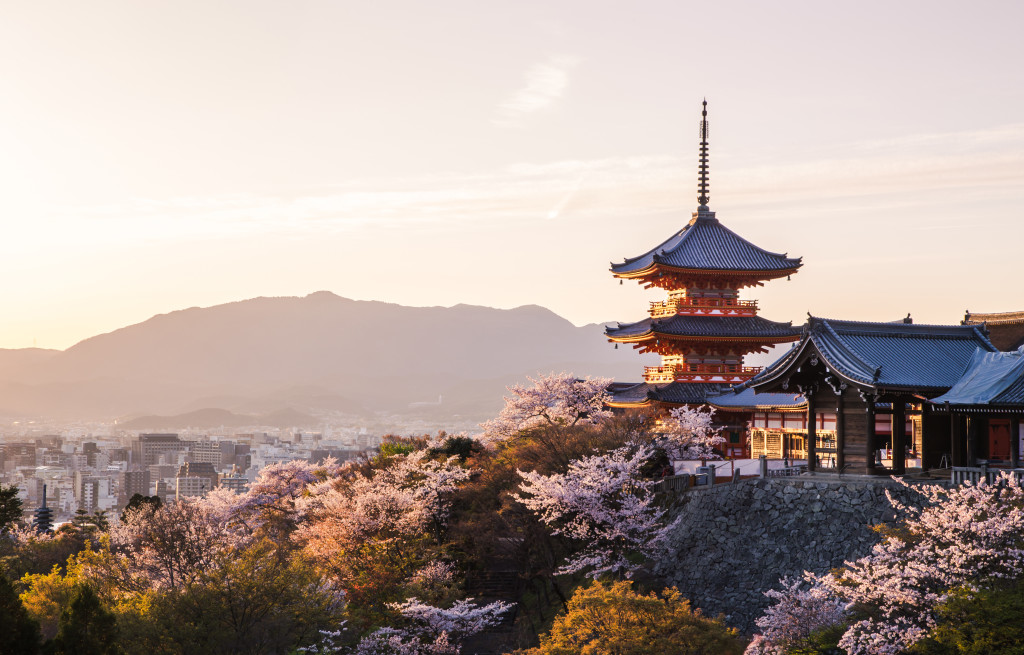 credit go-today -shutterstock_403209976-Kiyomizu-dera-Temple