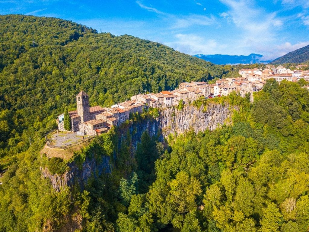 LA ROCA VILLAGE, BARCELONA, CATALONIA, SPAIN - MAY 2016: People