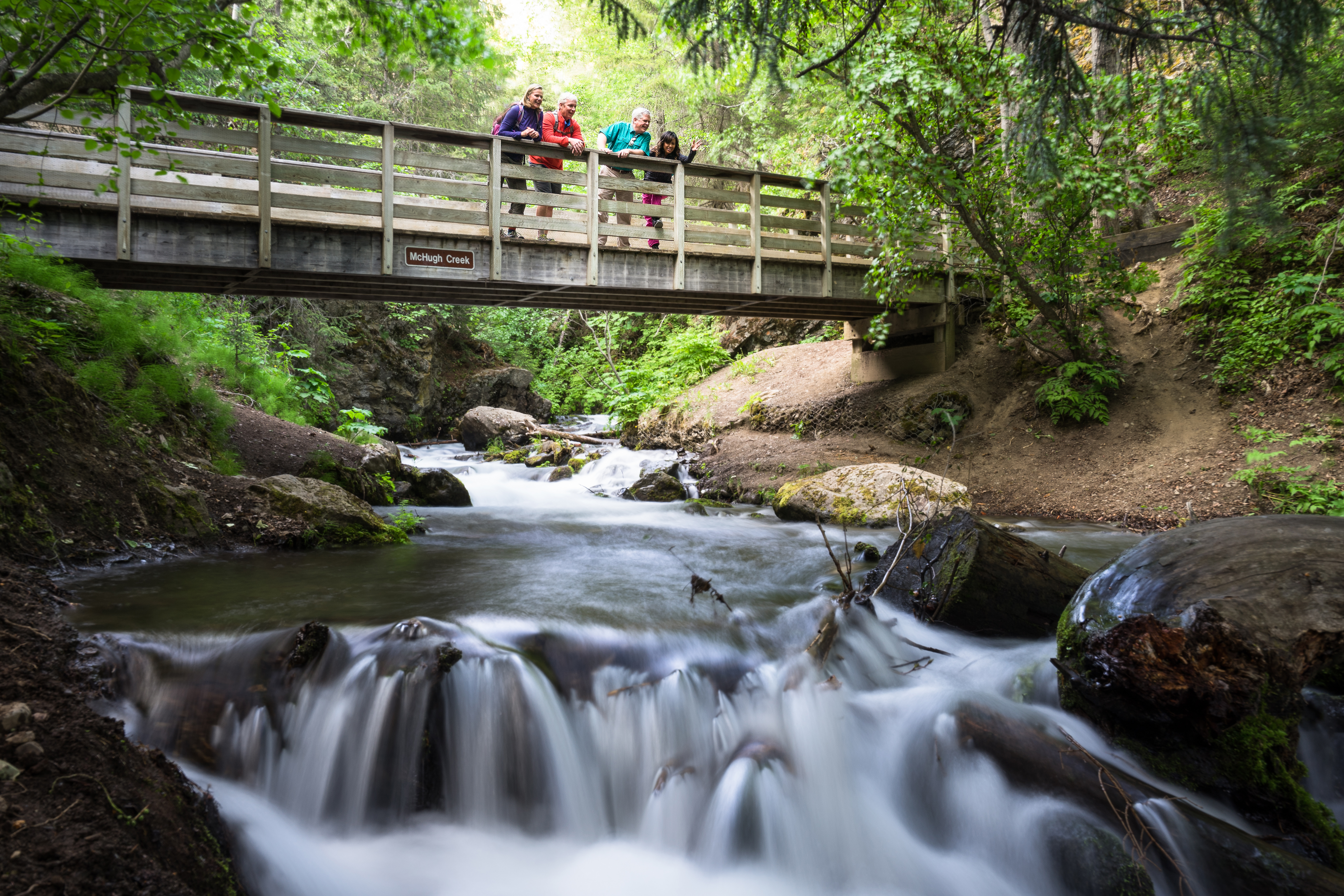 mchugh creek bridge hikers  jodyo.photos